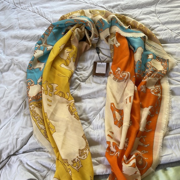 Burberry Cashmere Scarf - Picture 1 of 6